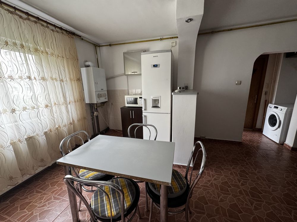 APARTAMENT MOBILAT  CENTRALA PROPRIE ZONA 13 SEPTEMBRIE - Poză 1