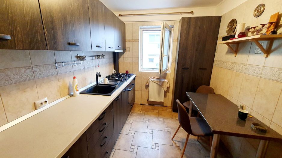 Vând apartament 3 camere, vizavi de Lidl Buftea - Poză 1