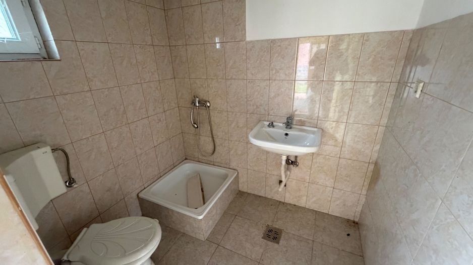 Casa de vanzare 255mp utili, 1974mp teren - Balomir - Poză 10