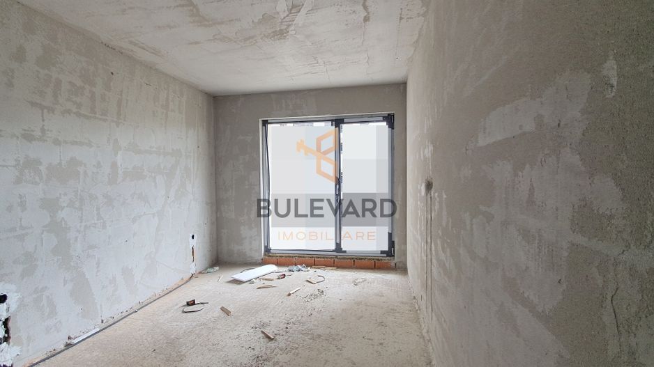 Apartament cu 3 camere zona strazii Eroilor! - Poză 1