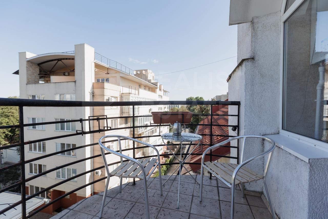 Vânzare, apartament, 2 camere, strada Mihail Kogălniceanu, Centru - Poză 1
