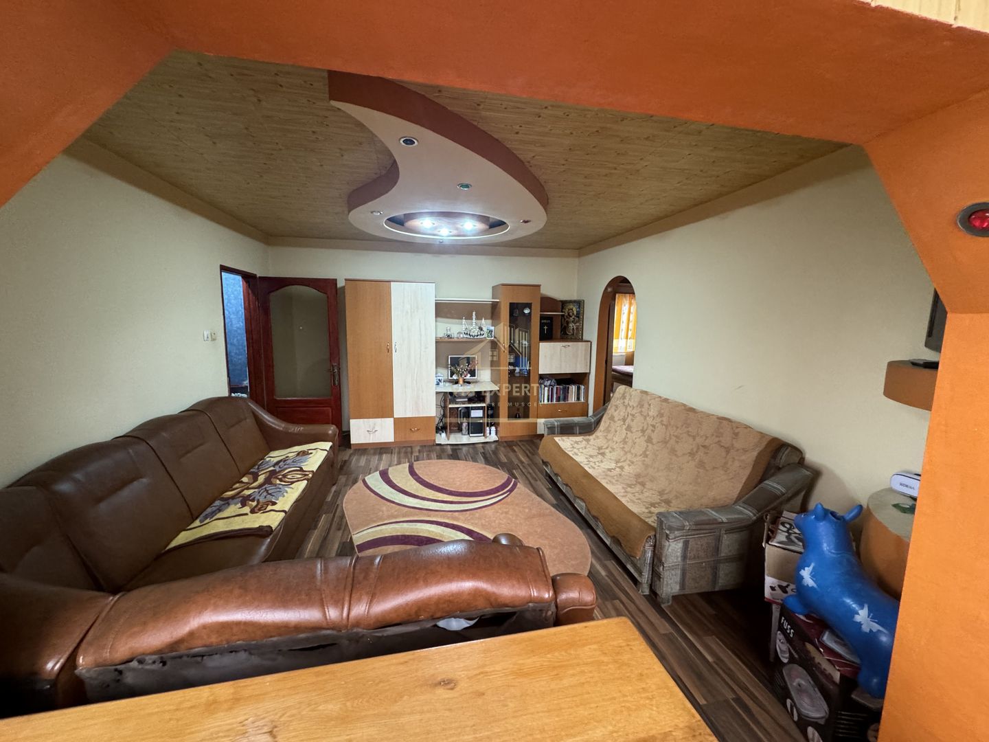 APARTAMENT CU 2 CAMERE, ETAJ 4, GRUI, CAMPULUNG - Poză 1