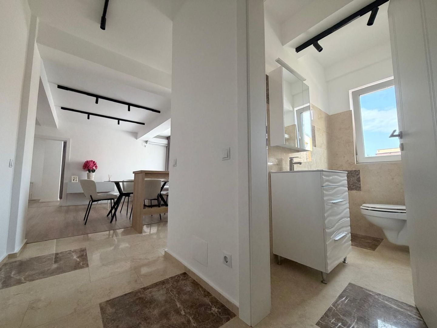 Stylish 3-Room Apartment for Rent in Iancu Nicolae - Poză 4