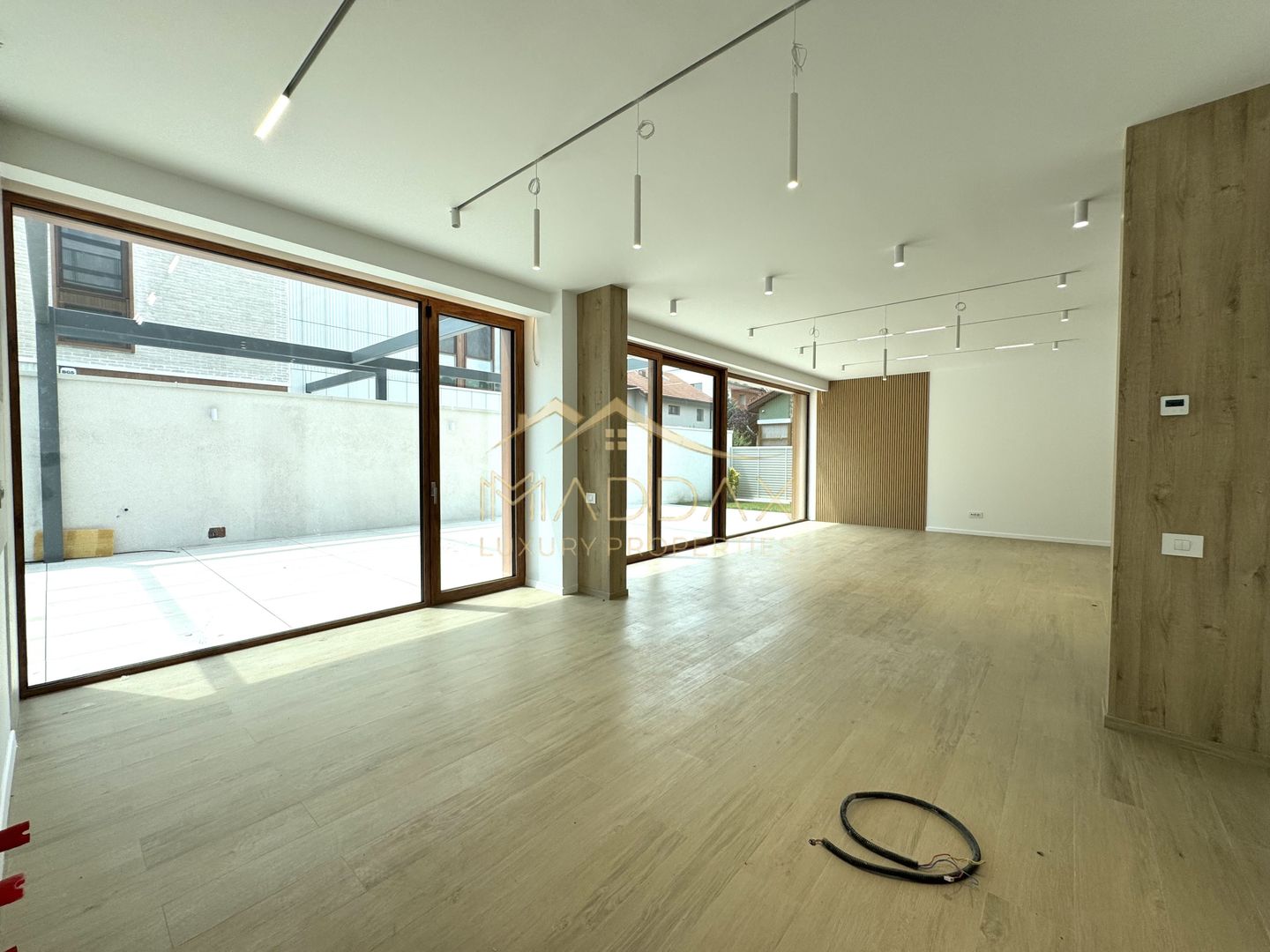 Vila cu 6 camere *575mp* / 12 locuri parcare // Pipera- Iancu Nicolae - Poză 11