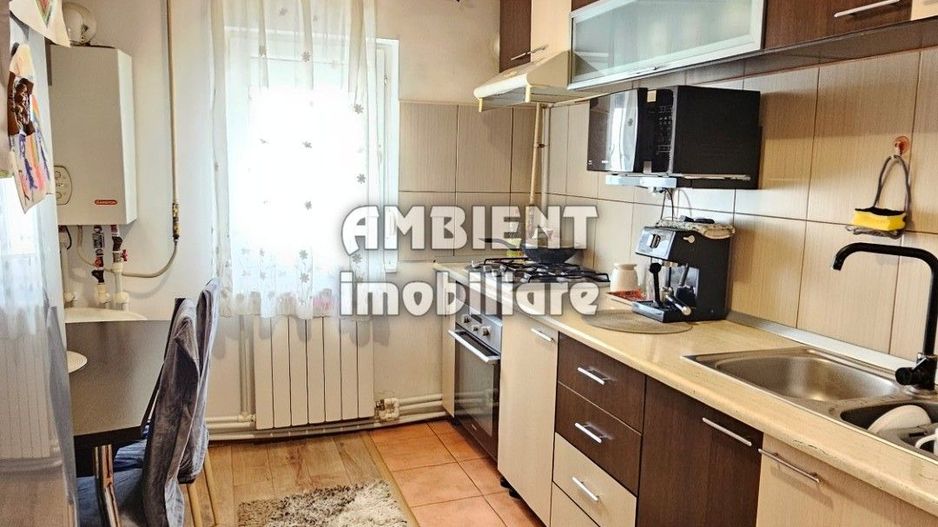 Apartament cu 2 camere, etaj 3, mobilat parțial, zona GARA; - Poză 3