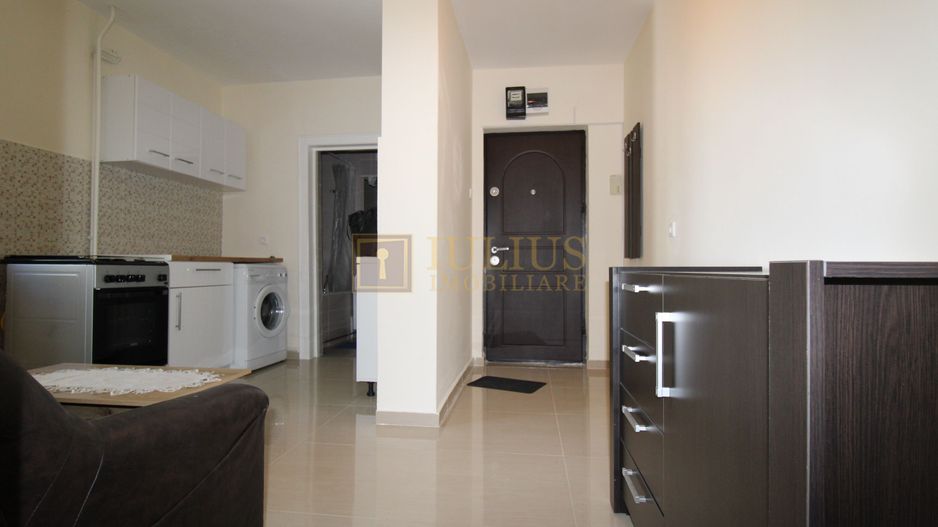 Medicina - Iulius Mall, dormitor cu pat matrimonial. - Poză 4