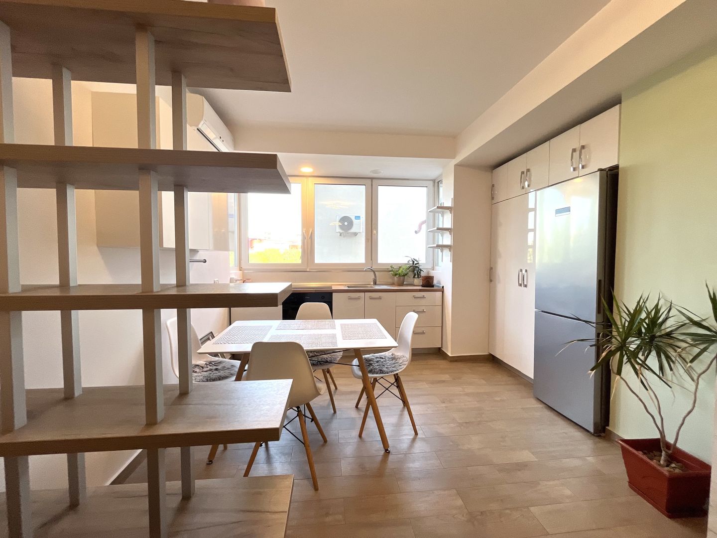 Apartament cu 3 camere,  spațios si primitor, in Soarelui- Sud Plaza - Poză 5