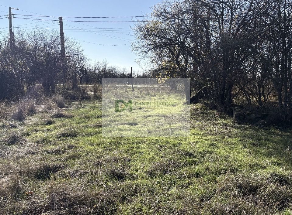 Teren langa padure, liniste, aer curat la 11 km de Pitesti - Poză 1