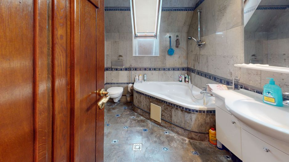 Casa individuala - 7 camere, 278 mp utili - Strand - Poză 32