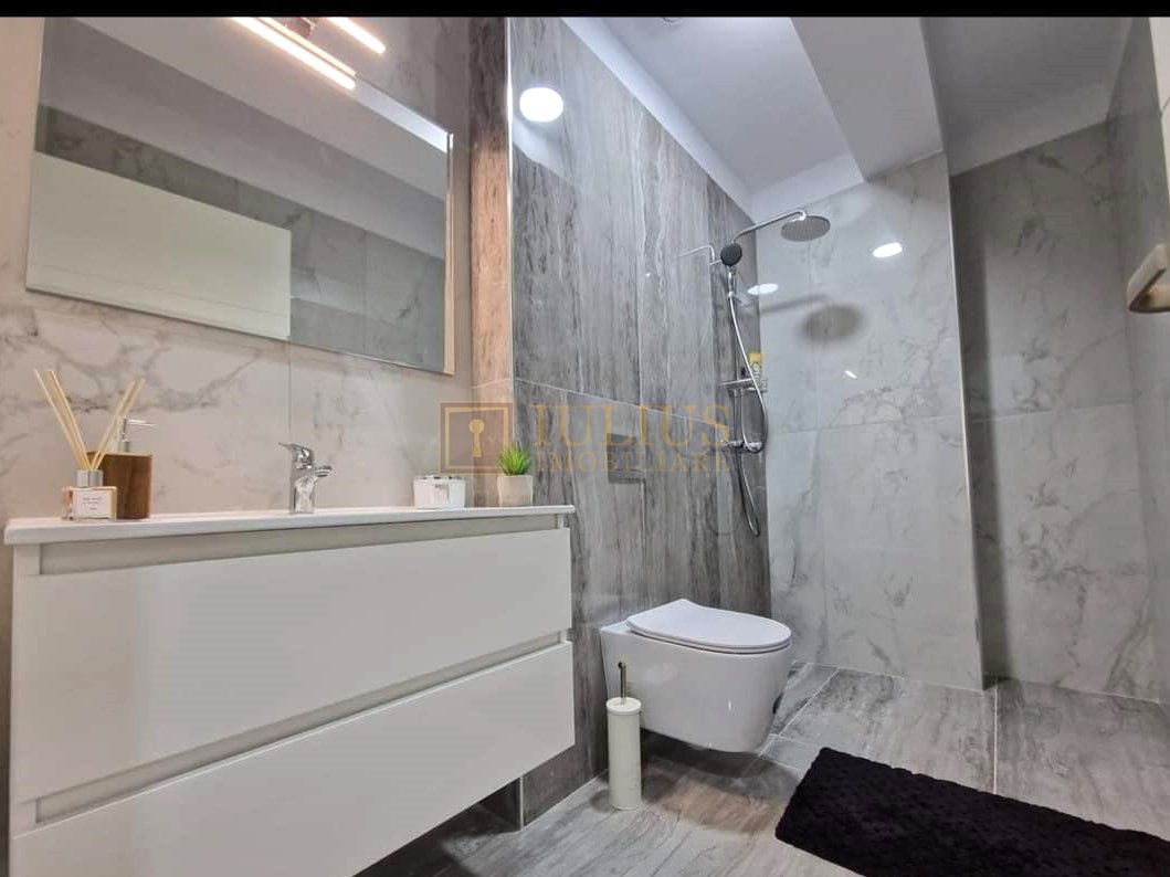 Future Residence, acces la piscină. Loc parcare privat(exterior) - Poză 9