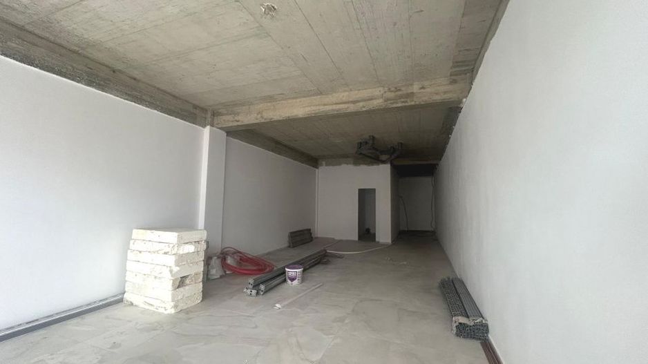Spatiu comercial Selimbar 120 mp - vitrina la strada - zona Brana - Poză 7