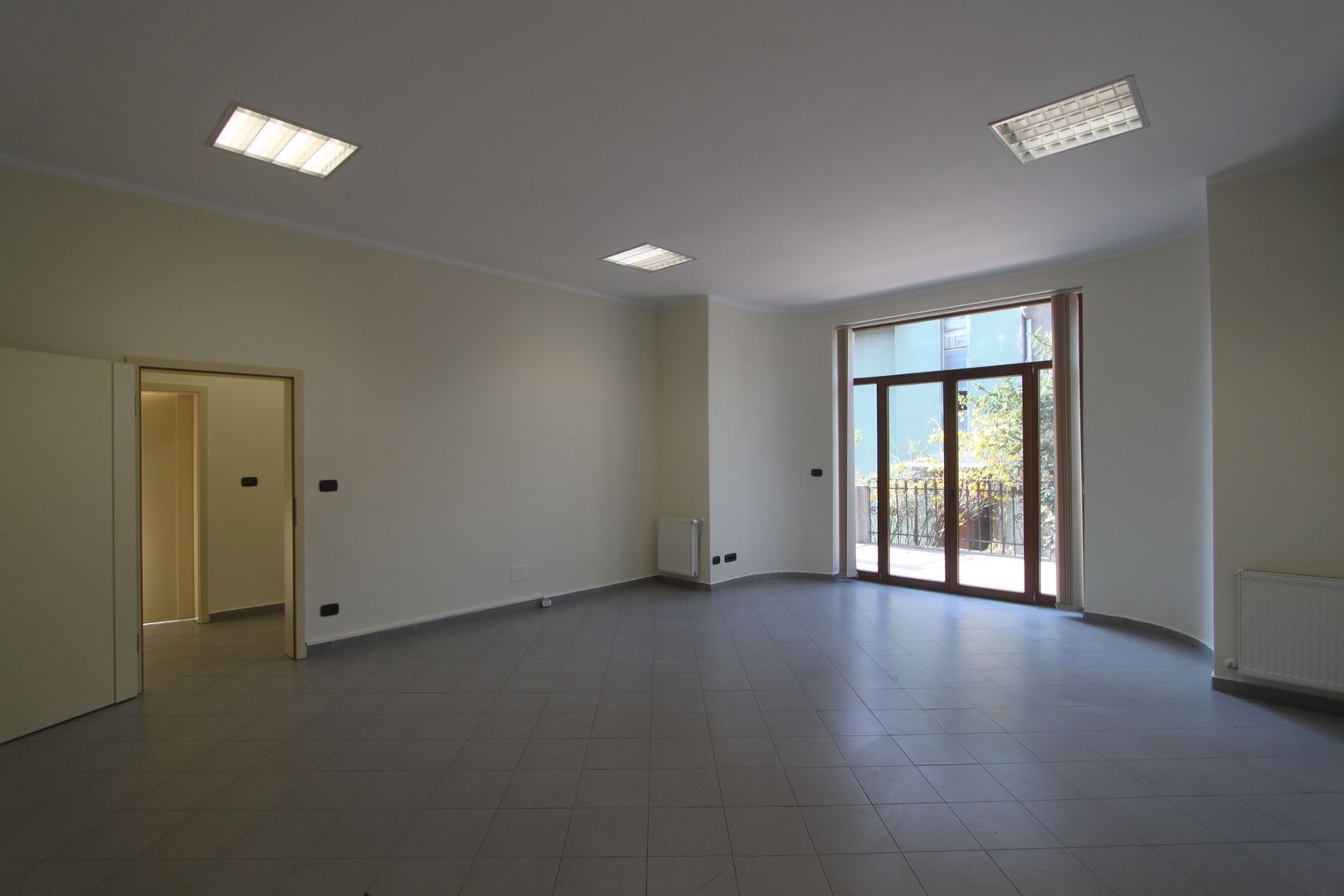 Birouri în vila - zona Balcescu - Poză 30