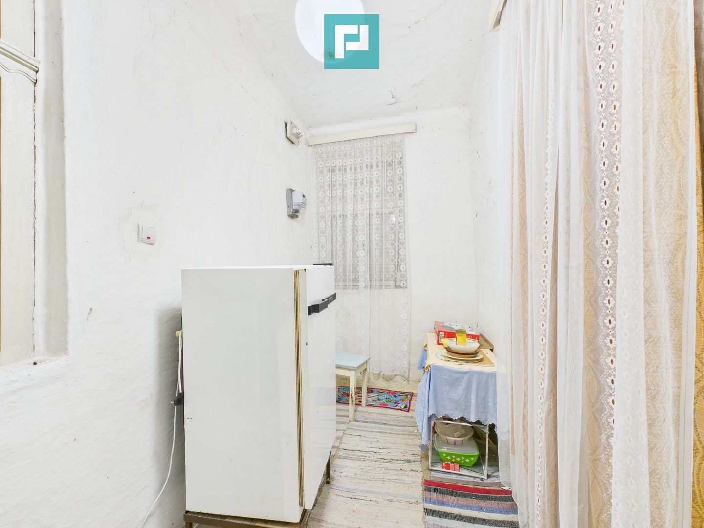 Casă  cu 2 corpuri total 4 camere în Nădab - Poză 2