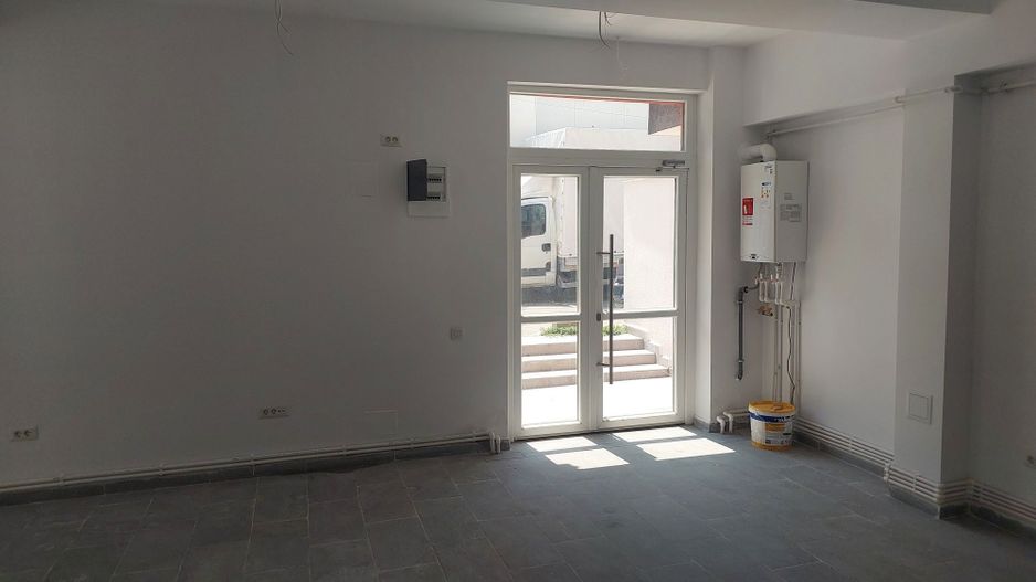 Spatiu comercial de închiriat - Poză 3