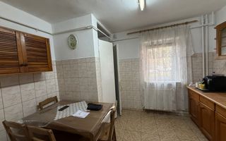 Vânzare, apartament, 2 camere, plus anexă - Poză 3