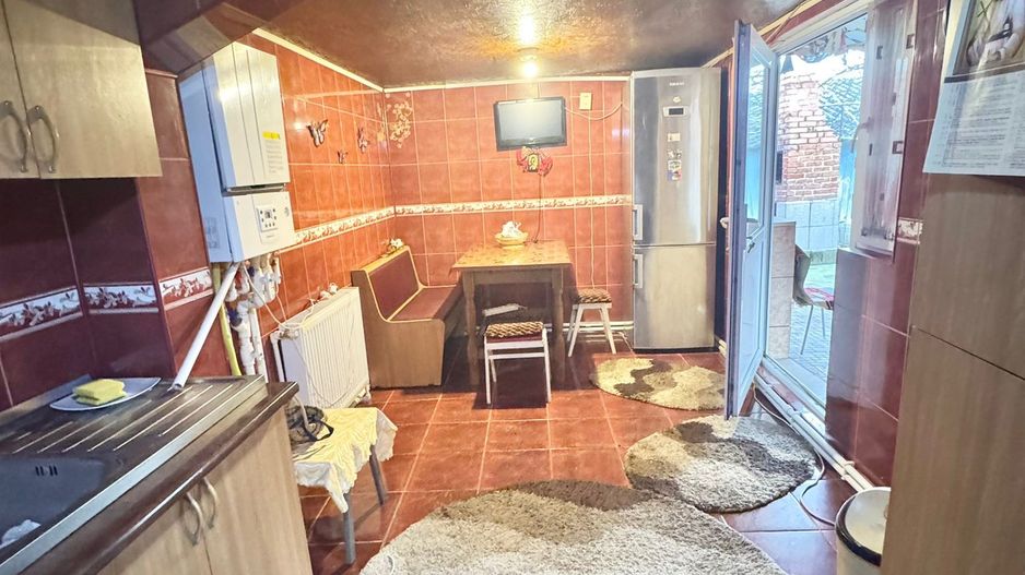 De vânzare casă cu 4 camere, garaj - Poză 15