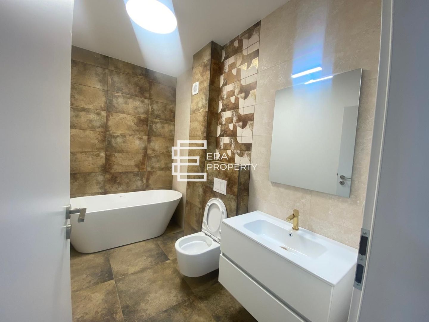 Apartament tip penthouse  partial mobilat , Intabulat,zona Cristian - Poză 5