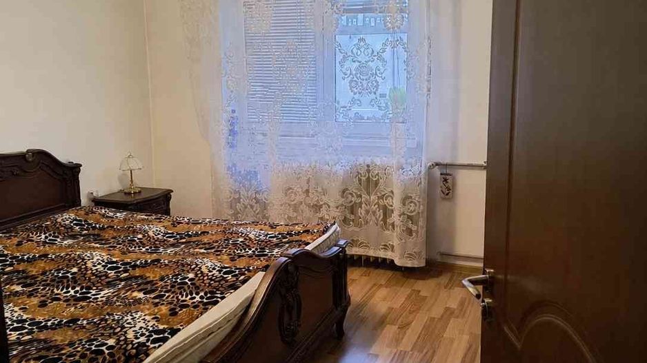 Vanzare 3 camere, etaj 1, balcon luminos, bucătărie separată – Drumul Taberei - Poză 7