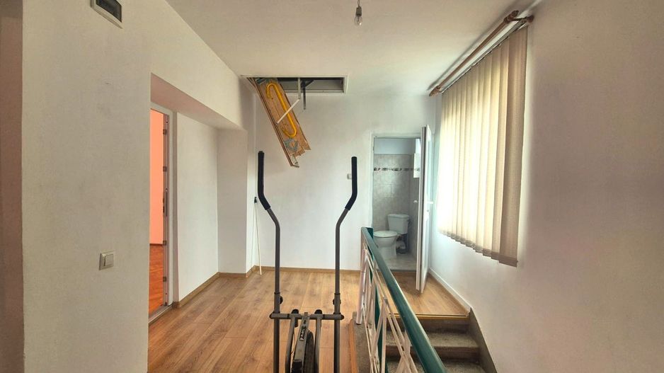 Casă pretabilă investiție, spațioasă, singur în curte, 600 mp teren - Poză 11