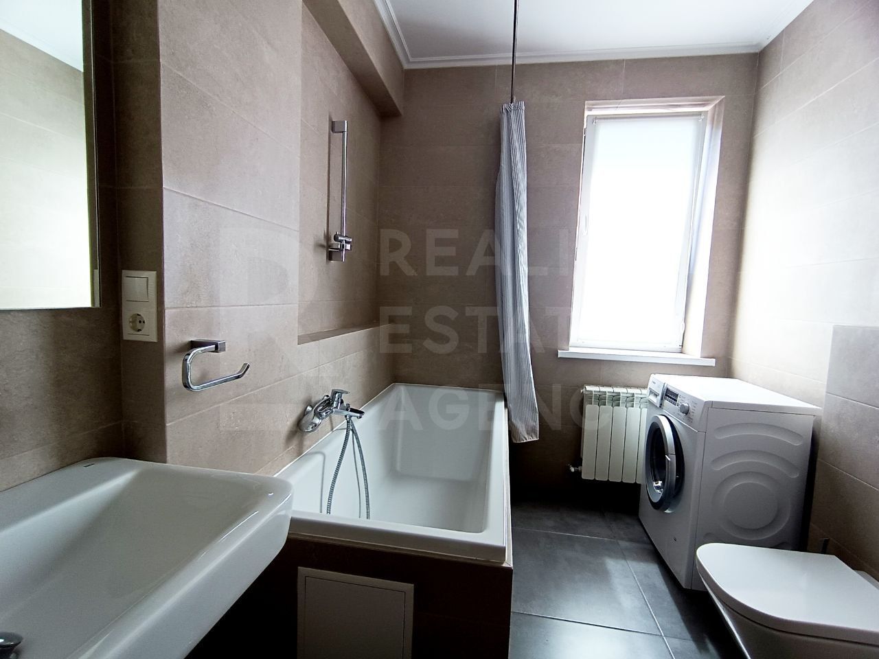 Chirie , apartament, 1 cameră + living, str. Vlaicu Pîrcalab, Centru. - Poză 9
