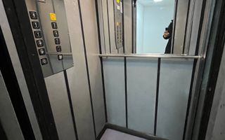 3 camere Unirii -Libertății | Vedere Parlament & Catedrală | Bloc 1992 - Poză 12