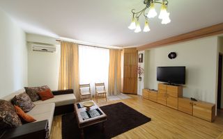 Chirie, apartament, 3 camere, str. Bucureşti, Centru - Poză 1