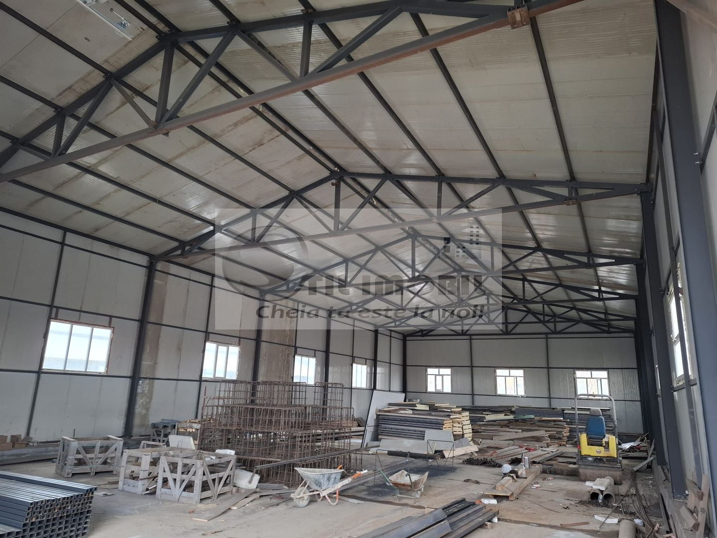 Hala de inchiriere 596 mp str. Trei Fantani - Poză 1