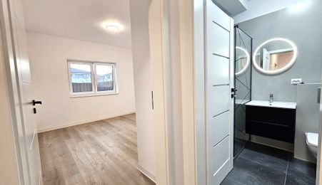 Apartament 2 camere decomandat, 2 parcari
