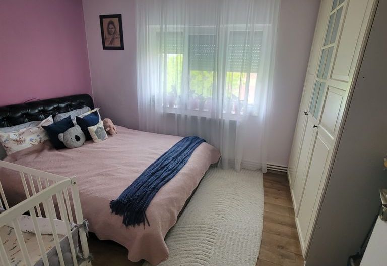 BRASADAS vinde ap 2 cam mobilat etaj 4/4. - Poză 9