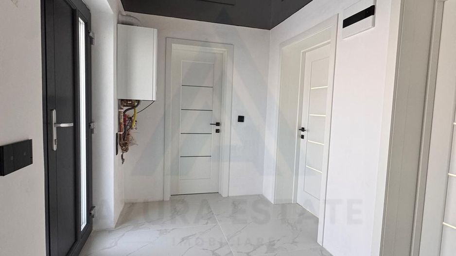 Casa moderna constructie noua 195 mp utili si 100 mp curte Sura Mare - Poză 18