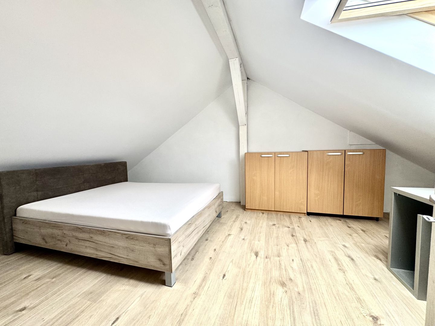Duplex modern -  confort, eficiență și independență energeticǎ - Poză 11