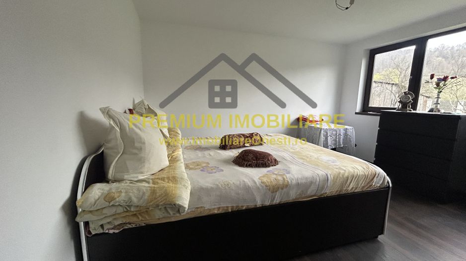 Casa de vanzare in Slanic Moldova . - Poză 2