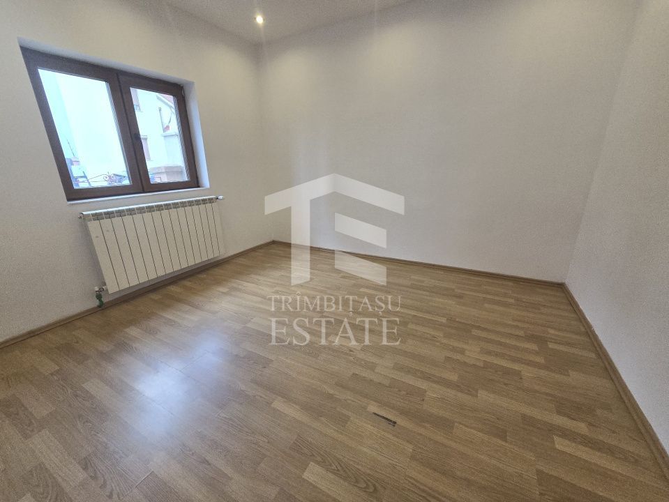 CENTRU- Casa ideala pentru birouri | studio | cabinet | gaz | curte - Poză 1