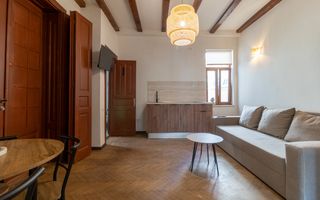 Vila interbelica AIRBNB "la cheie" - Poză 2
