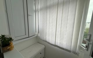 DE VÂNZARE – Apartament cu doua camere complet renovat - Poză 6