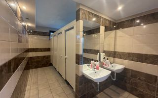 Proprietate unică de vânzare – piscină, restaurant, terasă - Poză 9