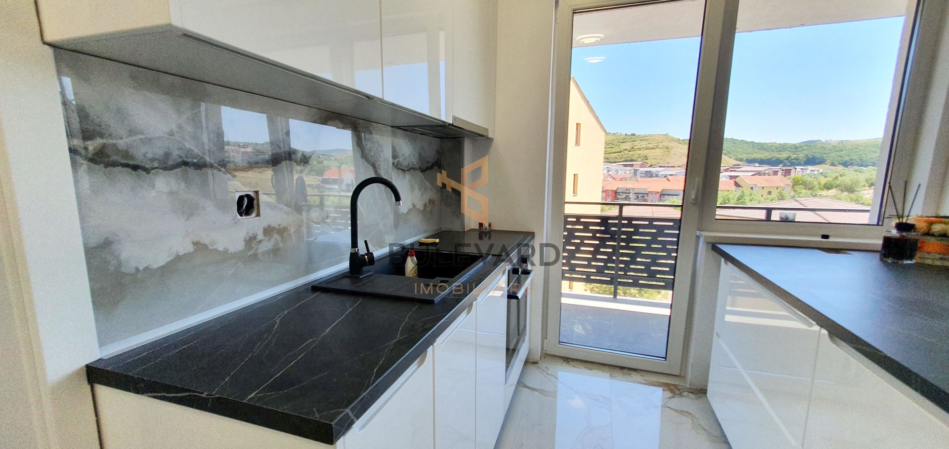 Apartament ultra modern cu 2 camere, zona strazii Eroilor! - Poză 2