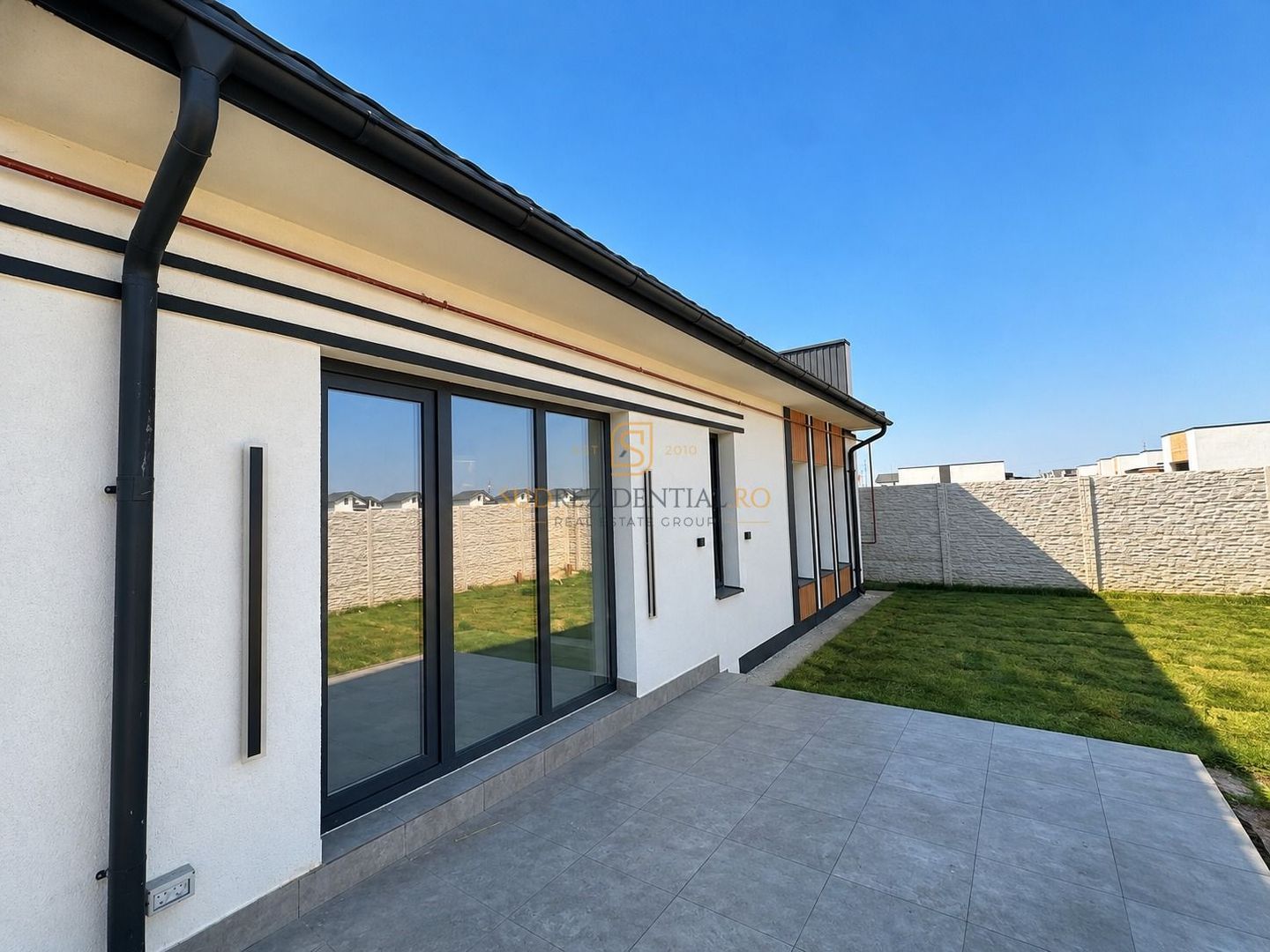 Casă individuală, 4 camere, teren 309 mp - Comuna Berceni - Poză 2