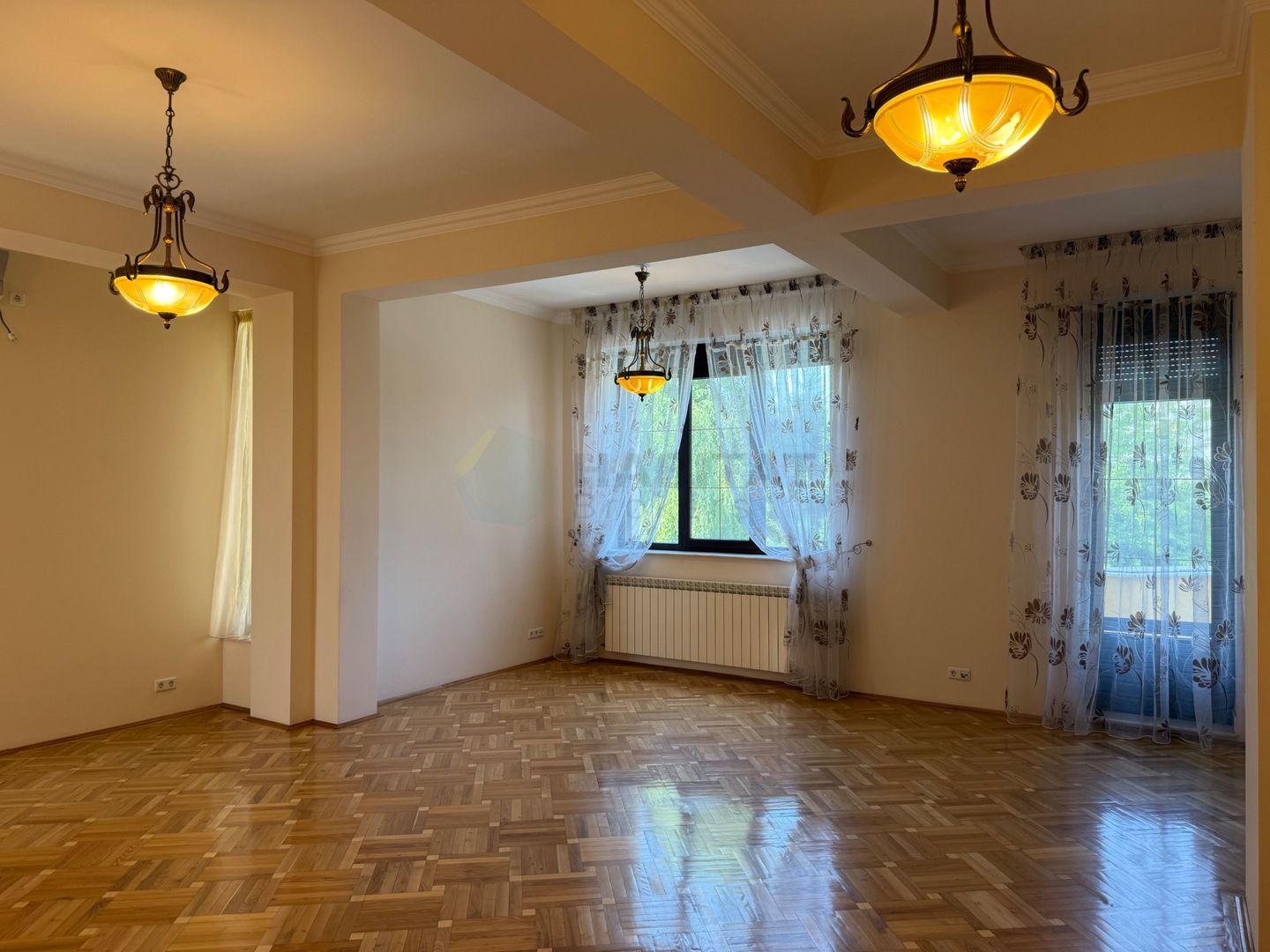 Vila 9 camere cu piscina si teren de 1.000 mp - Poză 23