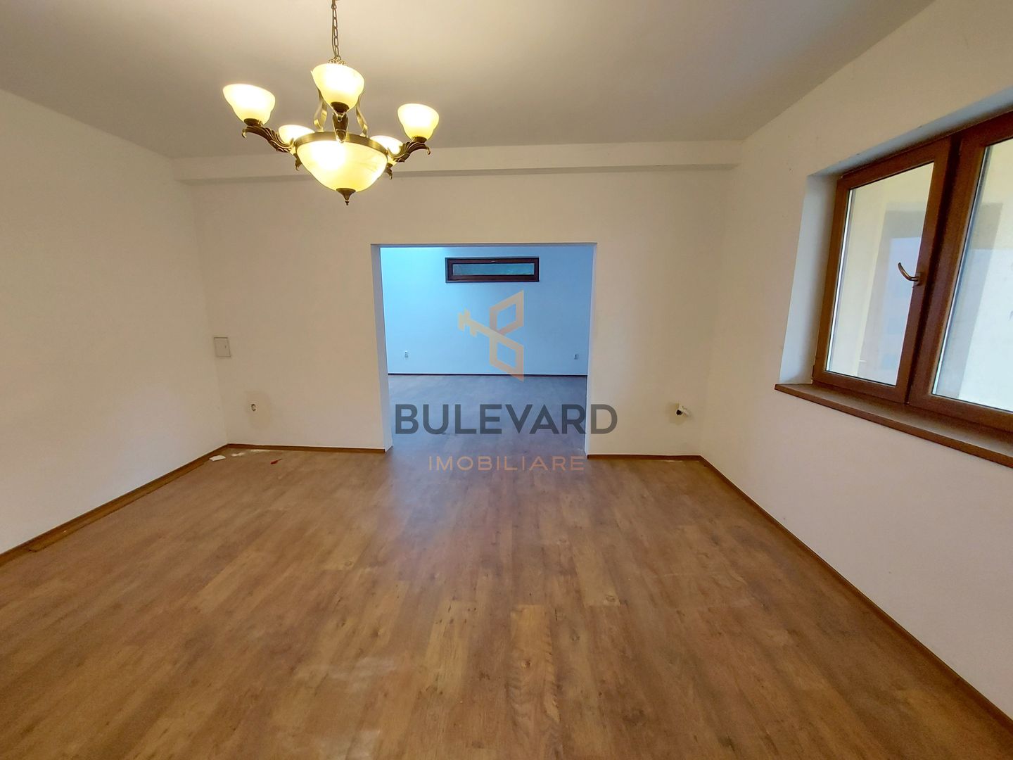 Casa individuala+ birou/spatiu comercial pe Strada 1 Mai! - Poză 5