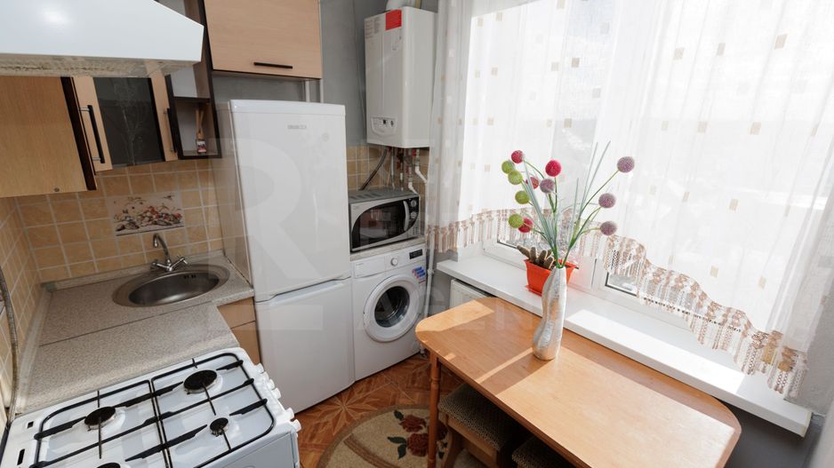 Vânzare, apartament, 2 camere, strada Miorița ,Centru. - Poză 1