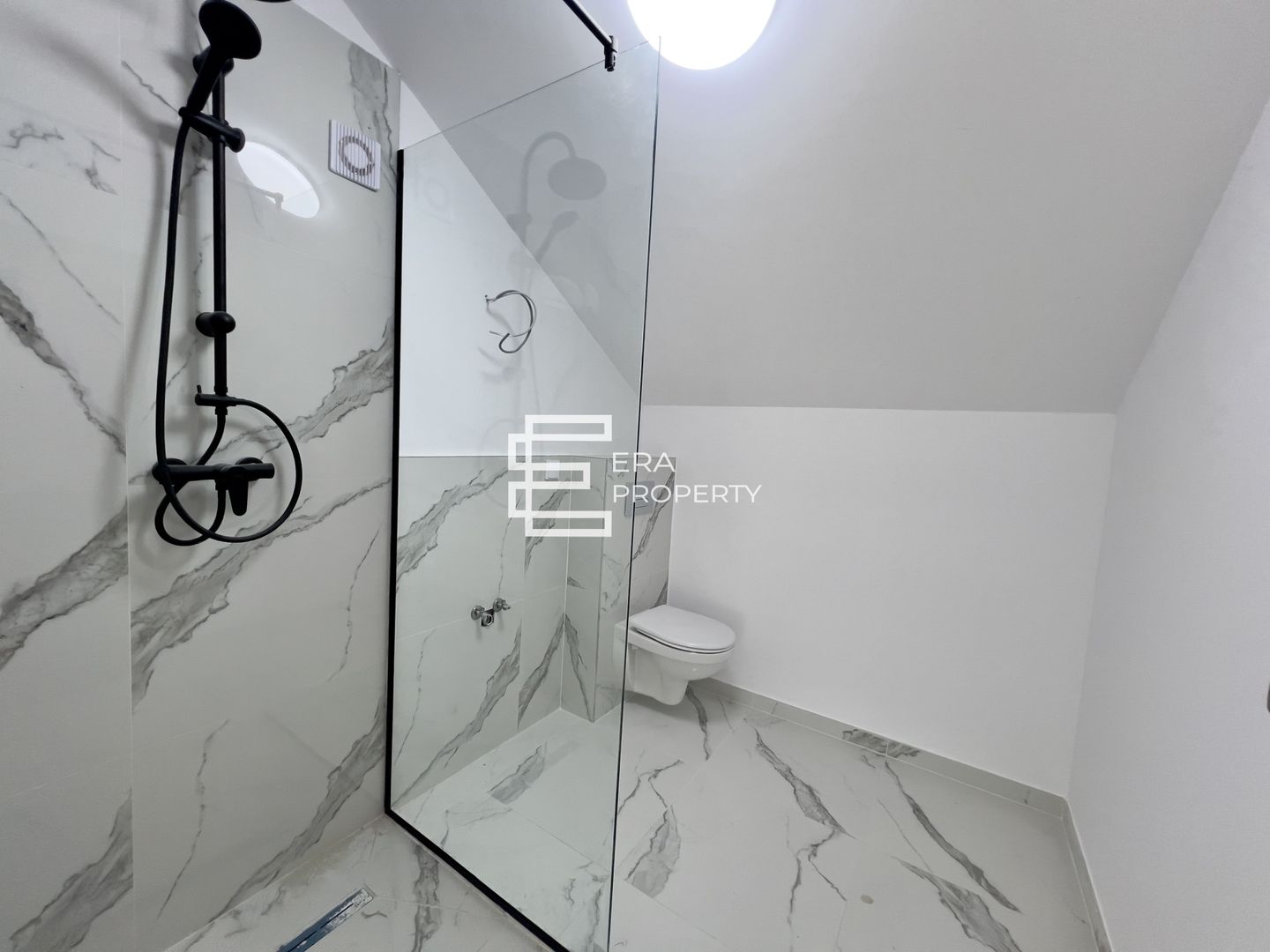 Penthouse 5 camere -  133 mp utili - predare la cheie, zona Aeroport Sibiu - Poză 10