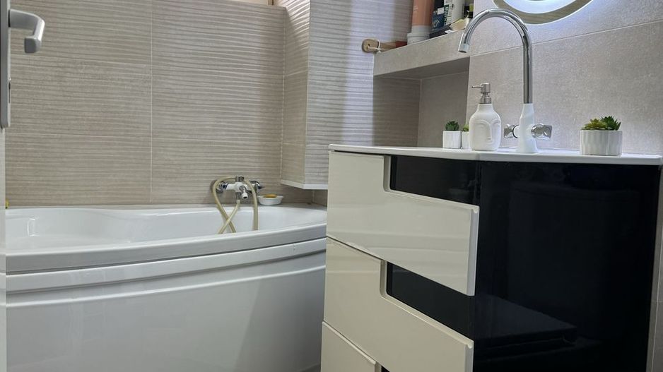 Vanzare Apartament 3 camere renovat, 68 mp, etaj 10, 13 Septembrie - Poză 3
