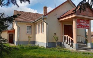 Vand casa in Acas judetul Satu Mare 136 mp si teren 710 mp - Poză 6