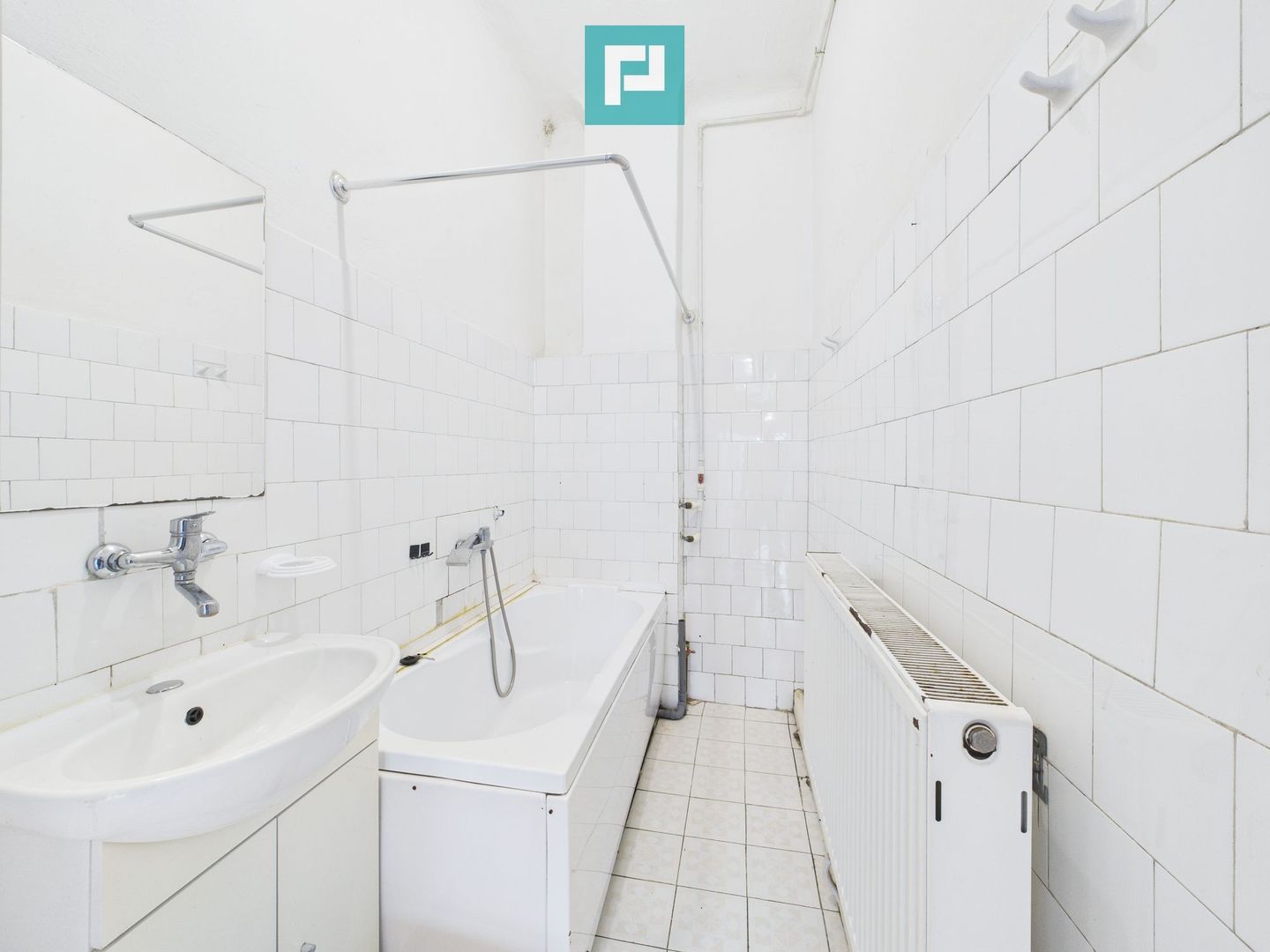 Casă 2 camere + anexe, teren 234 mp. - Poză 11