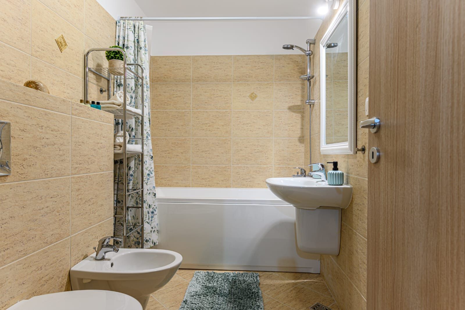 Cartier URBAN, lângă Mall Coresi, apartament 2 camere, mobilat, 550 euro - Poză 18