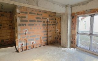 Garsoniera la parter inalt in BL.Nou str.Ostroveni - Poză 3