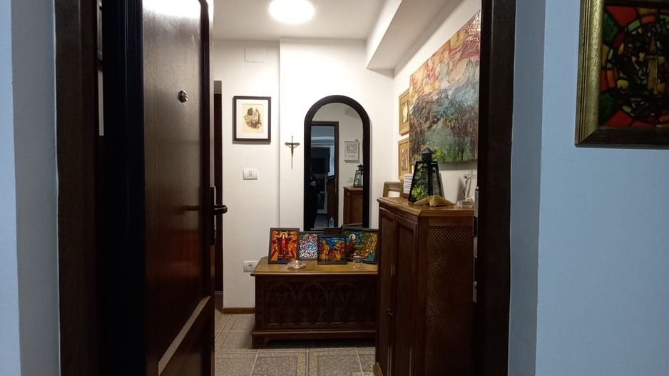Apartament central la demisol înalt - Poză 8