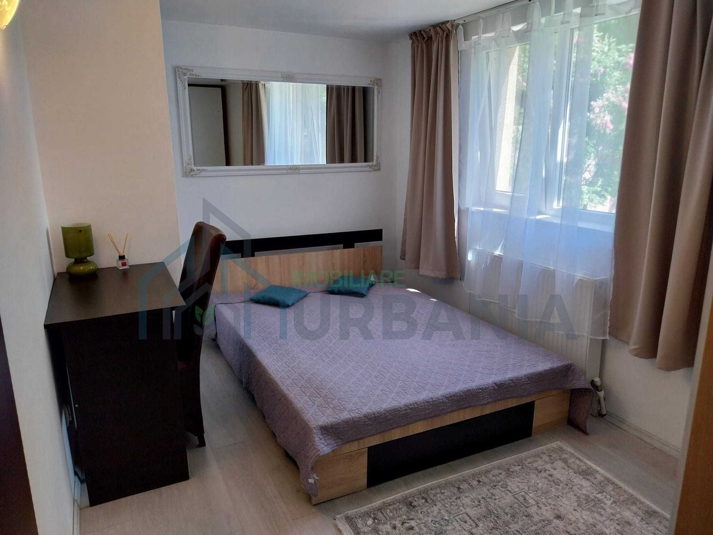 Apartament de închiriat, 2 camere decomandate, renovat, Strada Roșcani 36, 10 minute pe jos de Medicină - Poză 1