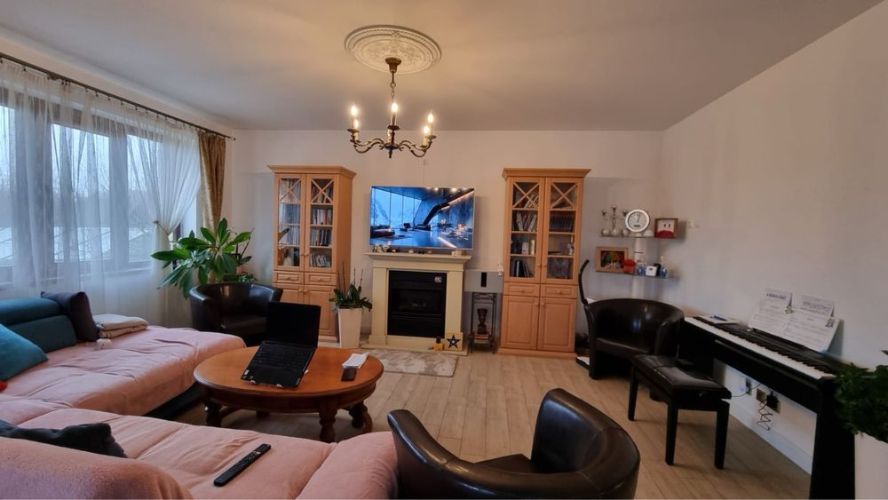 Casă , Vilă in zona Rezidentială - Poză 1